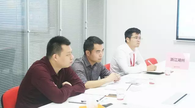 東方龍商務(wù)舉行納米新材料工業(yè)固廢處理投資選址項(xiàng)目的政府對(duì)接會(huì) 東方龍商務(wù)舉行納米新材料工業(yè)固廢處理投資選址項(xiàng)目的政府對(duì)接會(huì)