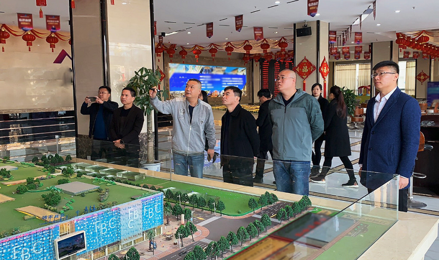 陪同政府園區(qū)對(duì)接考察大型商貿(mào)物流中心投資選址項(xiàng)目，明確合作重點(diǎn)，堅(jiān)實(shí)合作基礎(chǔ)