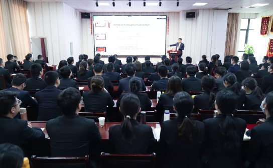 以“四輪驅(qū)動(dòng)”為核心，保持健康發(fā)展態(tài)勢(shì)！東方龍商務(wù)集團(tuán)4月份月度總結(jié)會(huì)圓滿舉行