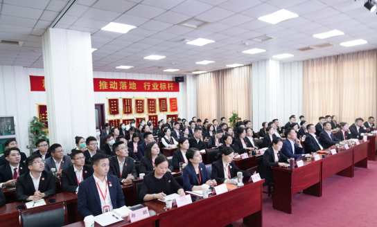 以“四輪驅(qū)動(dòng)”為核心，保持健康發(fā)展態(tài)勢(shì)！東方龍商務(wù)集團(tuán)4月份月度總結(jié)會(huì)圓滿舉行