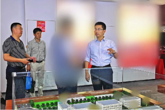 綜合實力穩(wěn)居行業(yè)龍頭！四川某地方政府成功對接考察500強智能電子設備制造投資選址企業(yè)