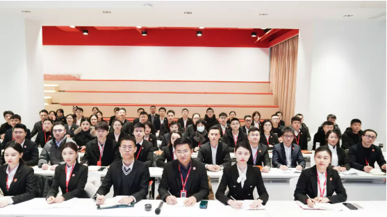 為2022年開局之戰(zhàn)夯基礎(chǔ)、扎根基！東方龍商務(wù)集團(tuán)年度培訓(xùn)大會(huì)成功舉行