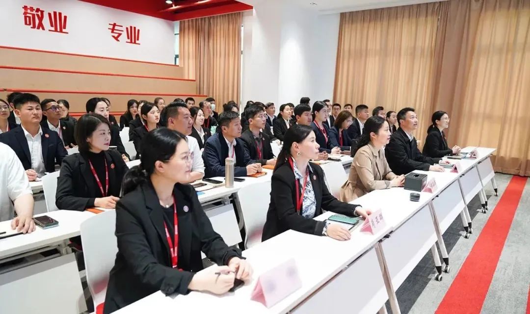用好集團(tuán)招商“指揮棒”，激活項(xiàng)目開發(fā)正能量！4月下旬，集團(tuán)29個(gè)優(yōu)質(zhì)投資選址項(xiàng)目通過(guò)評(píng)估