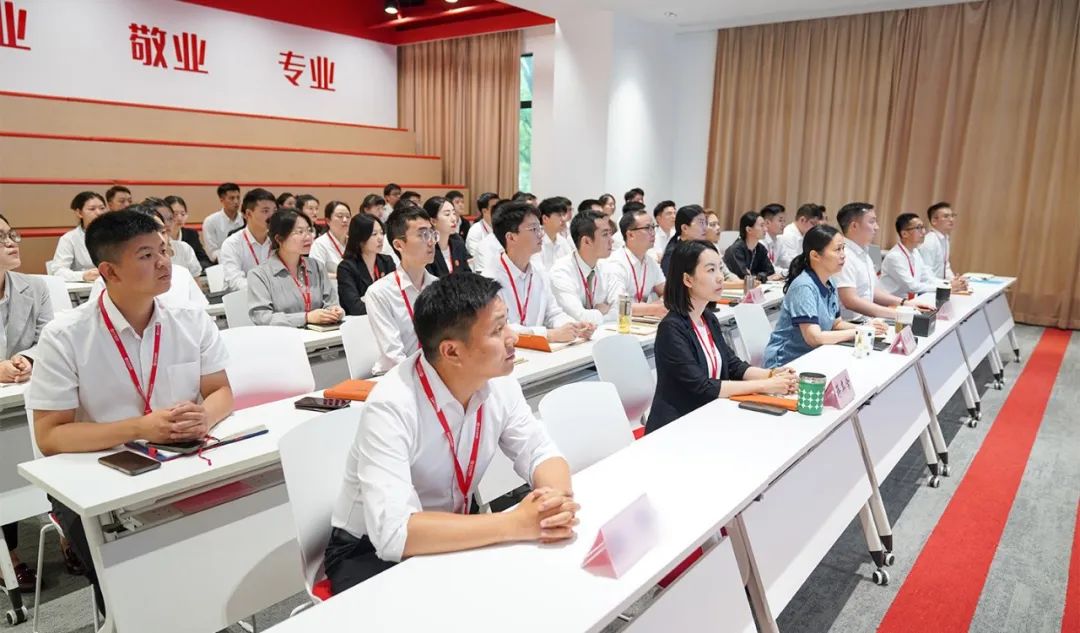 爭、搶、拼、實(shí)！奔跑二季度競賽活動(dòng)圓滿收官！6月下旬，集團(tuán)共34個(gè)優(yōu)質(zhì)投資選址項(xiàng)目通過評估