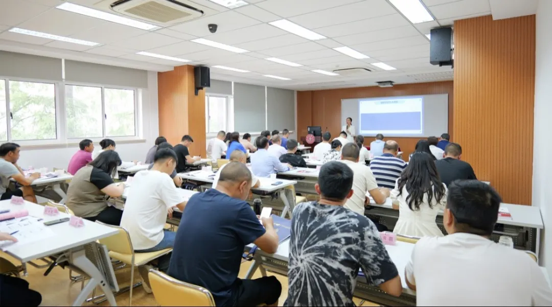 集團(tuán)董事長(zhǎng)/CEO陳谷音應(yīng)邀做客上海交通大學(xué)，為云南省魯?shù)榭h鄉(xiāng)村振興干部50人團(tuán)做專(zhuān)業(yè)招商實(shí)戰(zhàn)培訓(xùn)！
