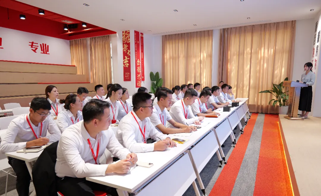 立足新起點(diǎn)，起航新征程！東方龍商務(wù)組織新人職業(yè)培訓(xùn)