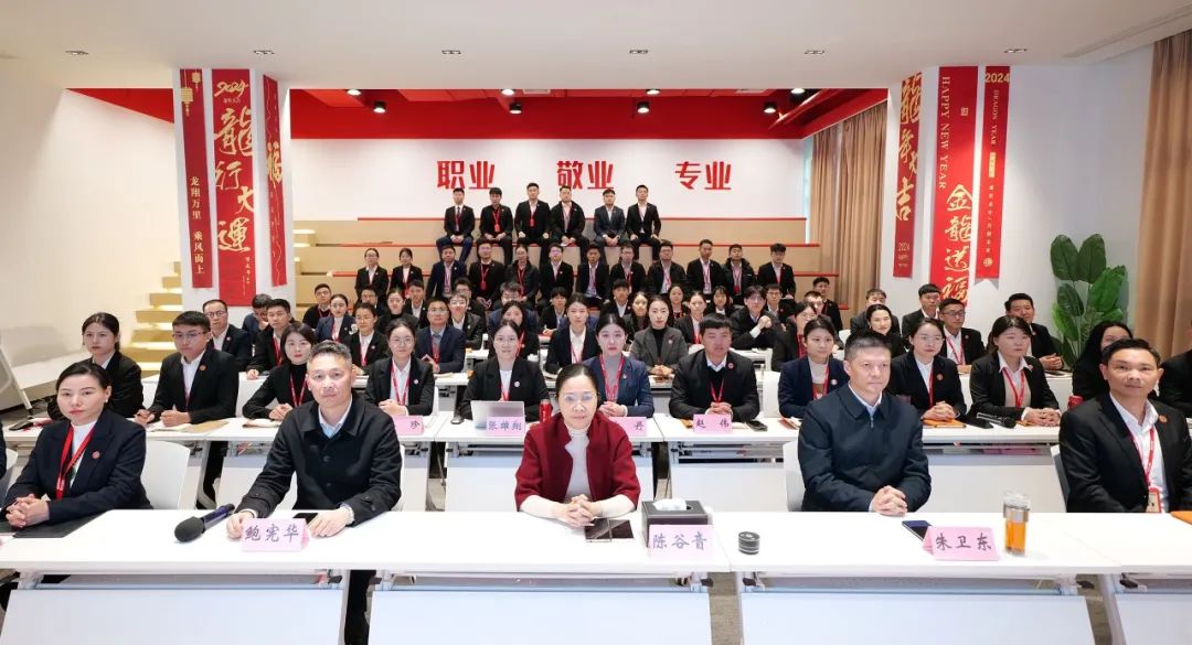 抓牢“項目落地”主線，打好全年“收官戰(zhàn)”！11月下旬，集團(tuán)共35個優(yōu)質(zhì)投資選址項目通過評估
