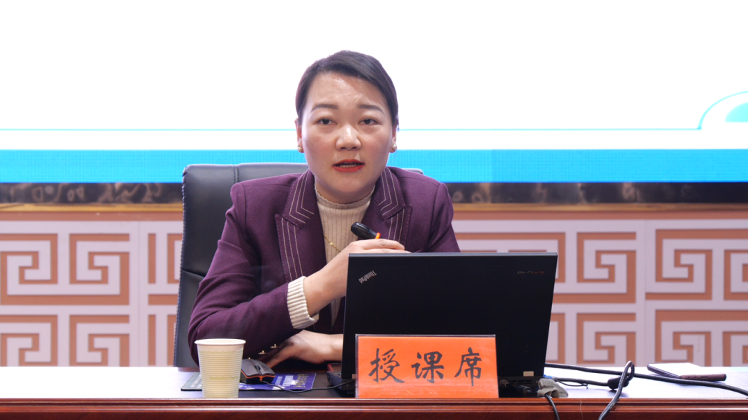 培訓(xùn)規(guī)模超200人！集團(tuán)副總裁應(yīng)邀赴湖北襄陽南漳縣做專業(yè)招商實(shí)戰(zhàn)培訓(xùn)