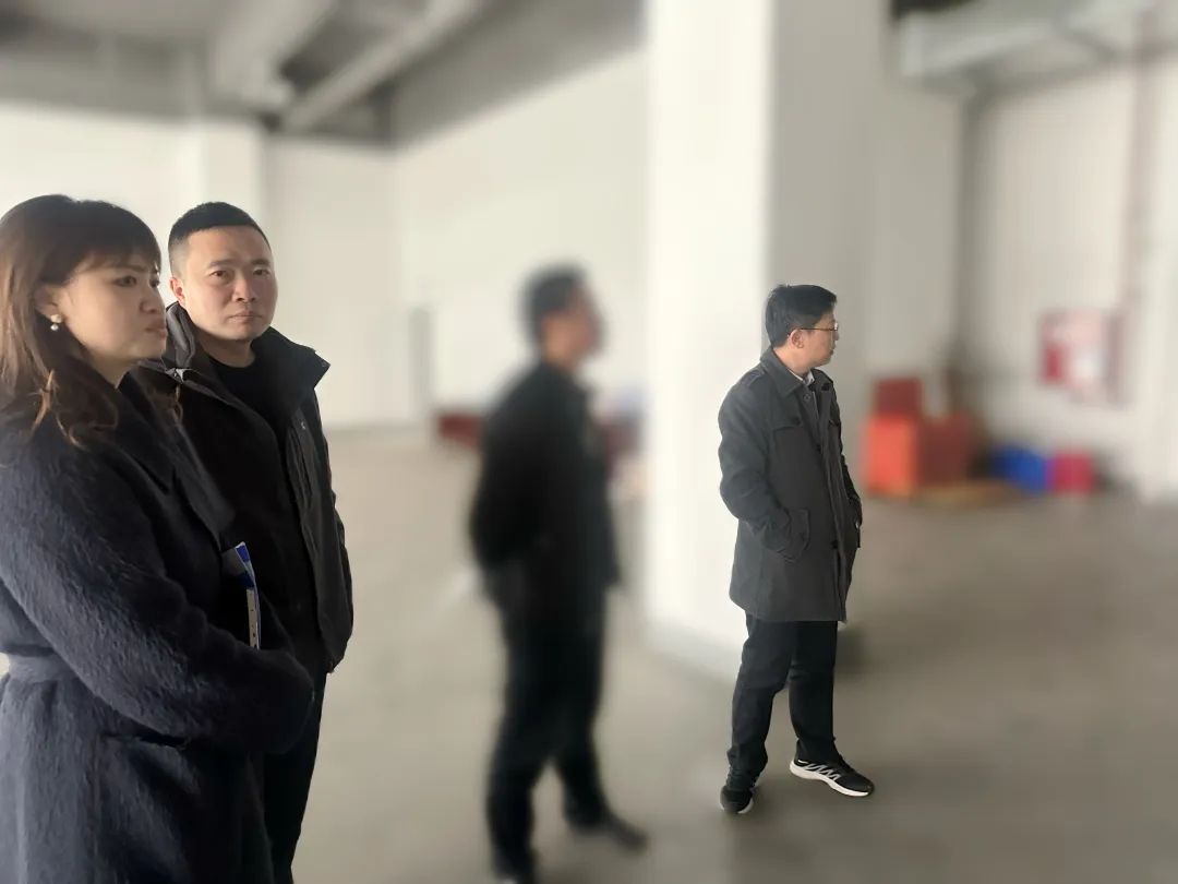 投資額15億，年產(chǎn)值20億！高端功能性新材料生產(chǎn)擴建投資選址項目方反向考察四川某地方政府